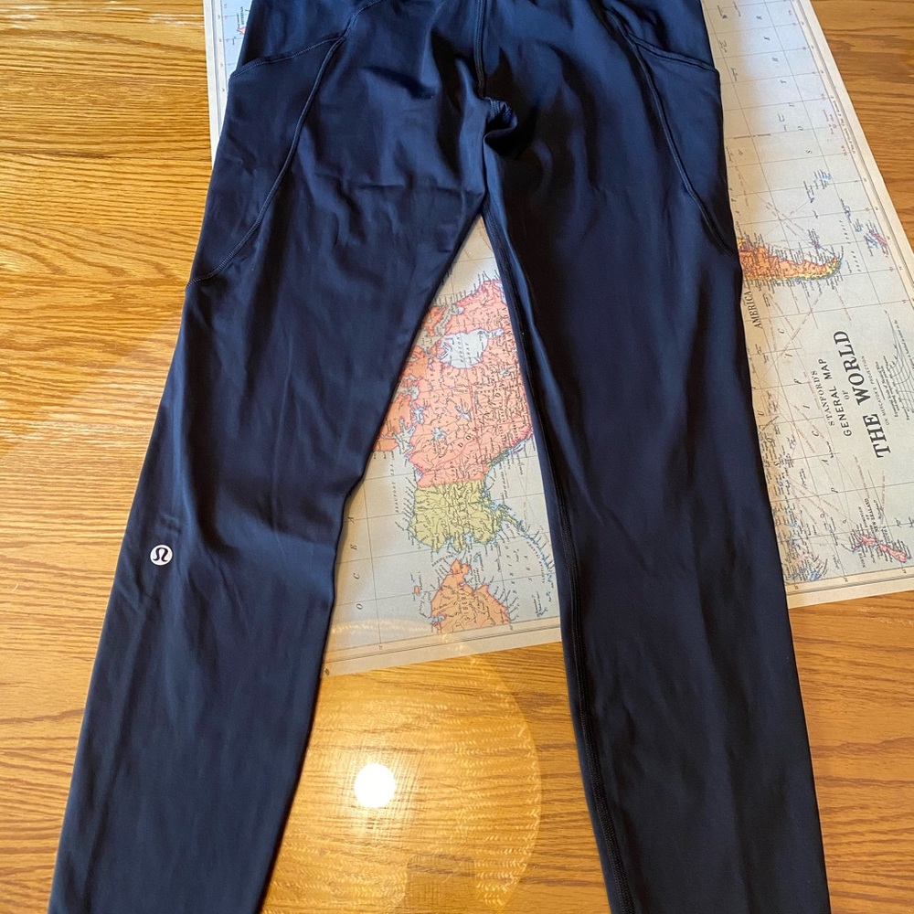 lululemon Fast & Free 25’ Black High-Rise Leggings with Side Pockets - Picture 2 of 5